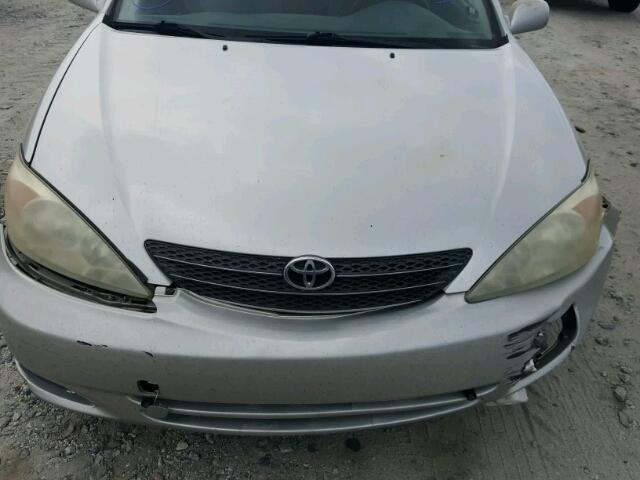 JTDBE32K730182326 - 2003 TOYOTA CAMRY SILVER photo 7