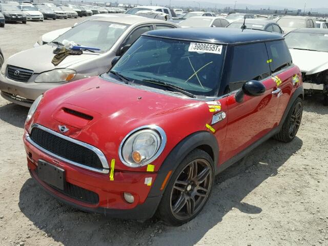 WMWMF7C52ATZ72860 - 2010 MINI COOPER S RED photo 2