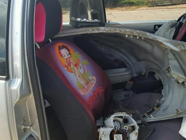 3VWCB21CX1M435776 - 2001 VOLKSWAGEN NEW BEETLE ვერცხლისფერი ფოტო 6