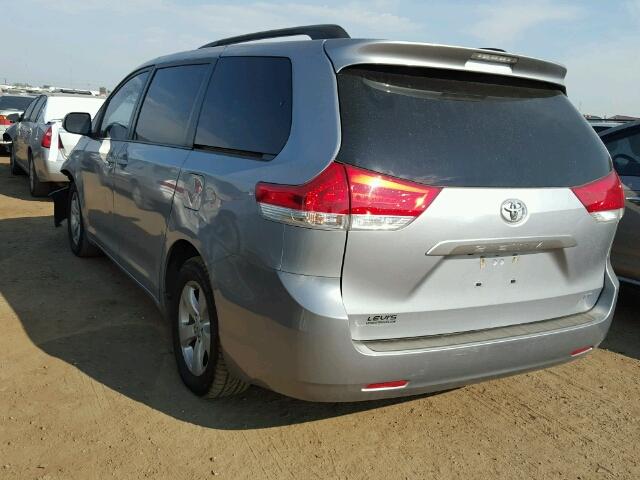 5TDKK3DC6CS212279 - 2012 TOYOTA SIENNA LE SILVER photo 3