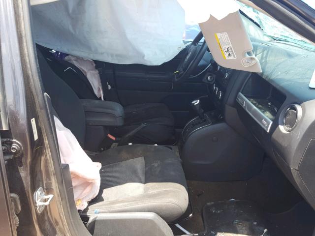 1C4NJCBA3FD138577 - 2015 JEEP COMPASS SP 灰色 照片 5