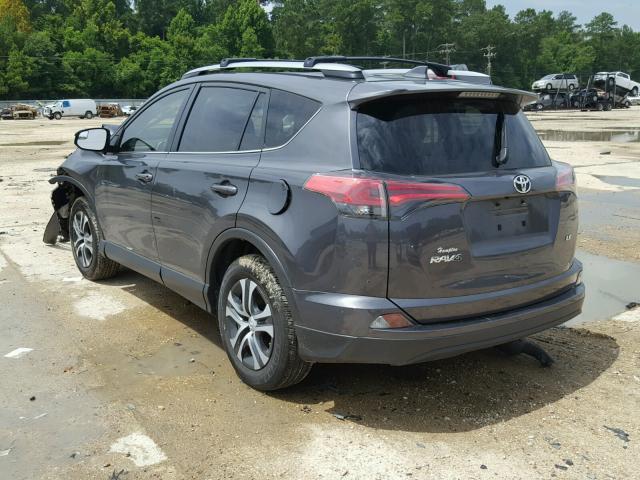 JTMZFREV2HJ700901 - 2017 TOYOTA RAV4 LE GRAY photo 3