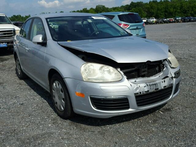 3VWPF71K75M630671 - 2005 VOLKSWAGEN NEW JETTA SILVER photo 1