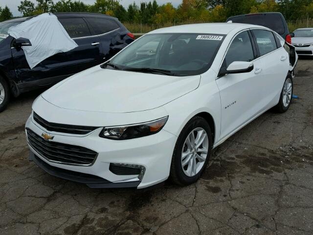 1G1ZE5ST5HF116325 - 2017 CHEVROLET MALIBU WHITE photo 2