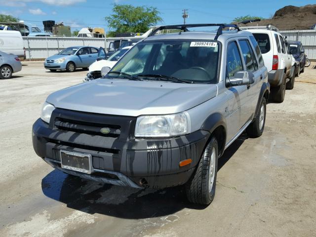 SALNM22203A225109 - 2003 LAND ROVER FREELANDER SILVER photo 2