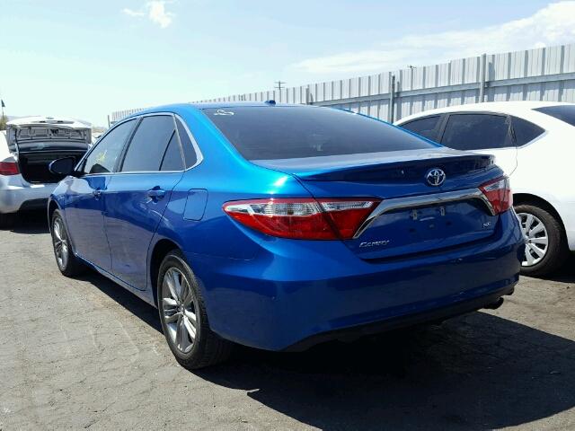 4T1BF1FKXHU753850 - 2017 TOYOTA CAMRY LE BLUE photo 3