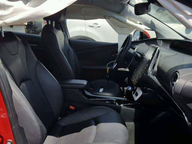 JTDKARFP6H3003042 - 2017 TOYOTA PRIUS PRIM 红色 照片 5