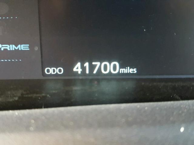 JTDKARFP6H3003042 - 2017 TOYOTA PRIUS PRIM 红色 照片 8