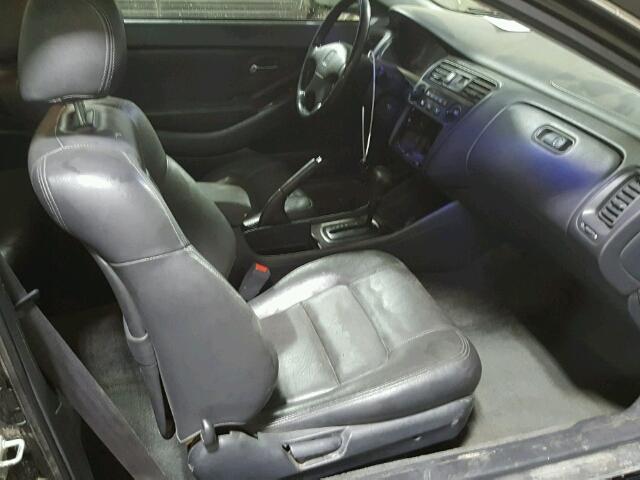 1HGCG3253XA020641 - 1999 HONDA ACCORD BLACK photo 5