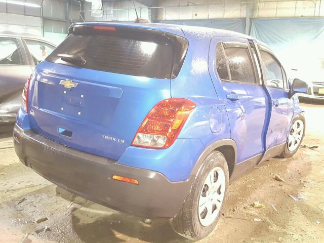 KL7CJKSB8FB221053 - 2015 CHEVROLET TRAX LS BLUE photo 4