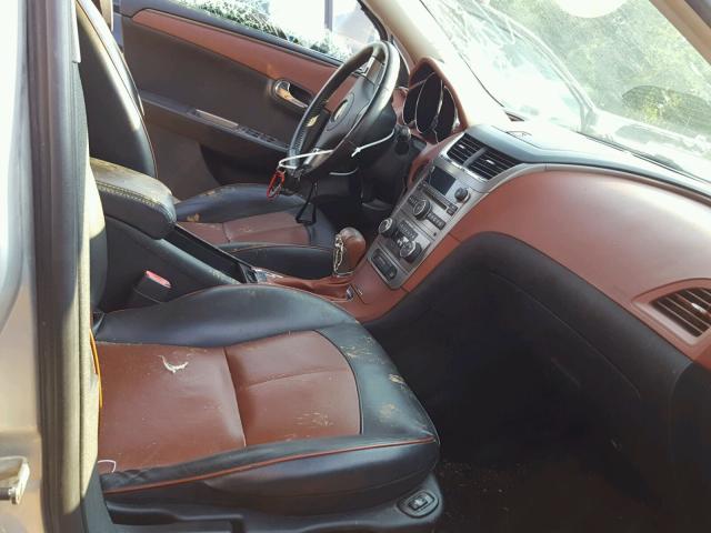 1G1ZK57B694198393 - 2009 CHEVROLET MALIBU LTZ 灰色 照片 5