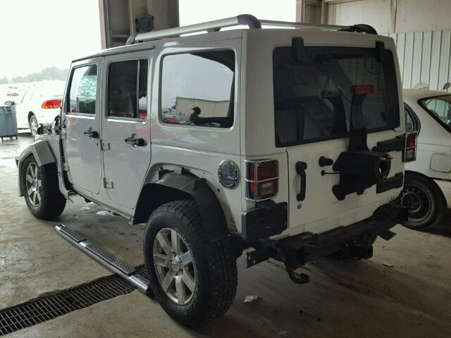 1C4HJWEG0CL181242 - 2012 JEEP WRANGLER U WHITE photo 3