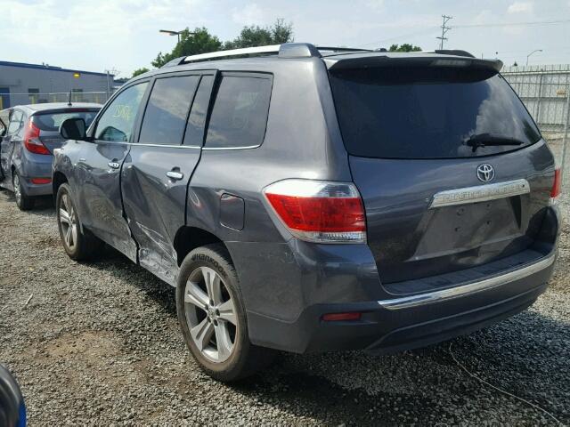 5TDYK3EH6BS031993 - 2011 TOYOTA HIGHLANDER GRAY photo 3