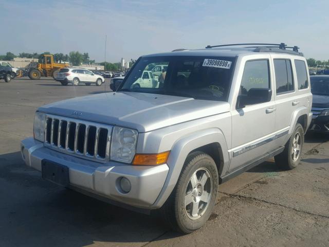 1J4RG4GK0AC157247 - 2010 JEEP COMMANDER SILVER photo 2