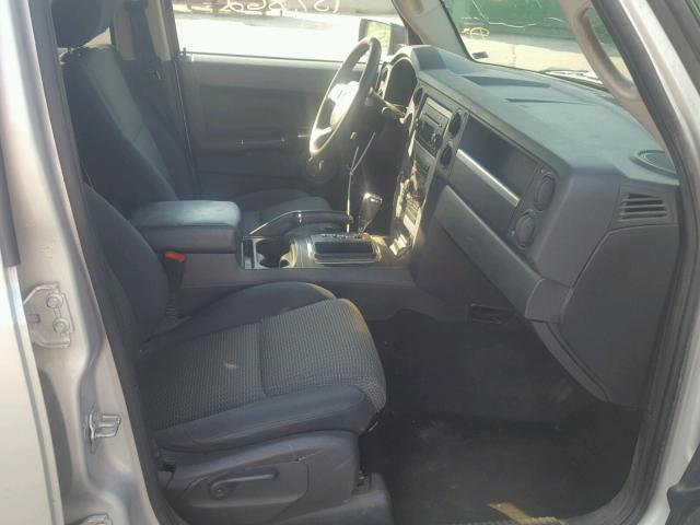 1J4RG4GK0AC157247 - 2010 JEEP COMMANDER SILVER photo 5