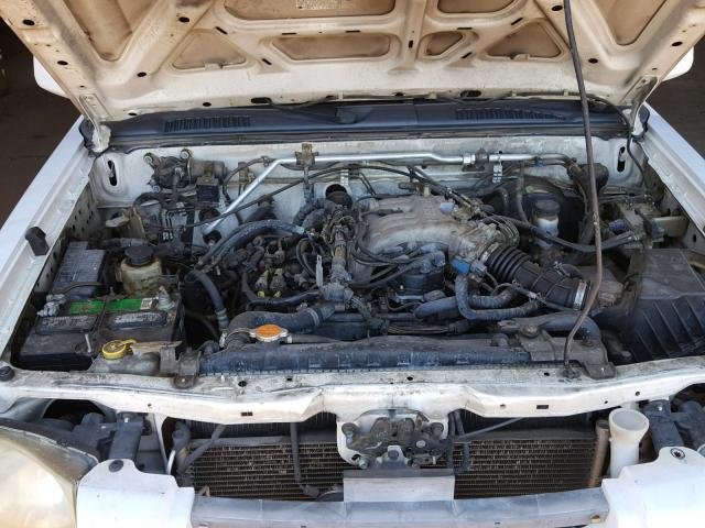 1N6ED27T41C380463 - 2001 NISSAN FRONTIER C WHITE photo 7