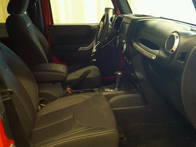 1C4GJWBGXJL925555 - 2018 JEEP WRANGLER S RED photo 5