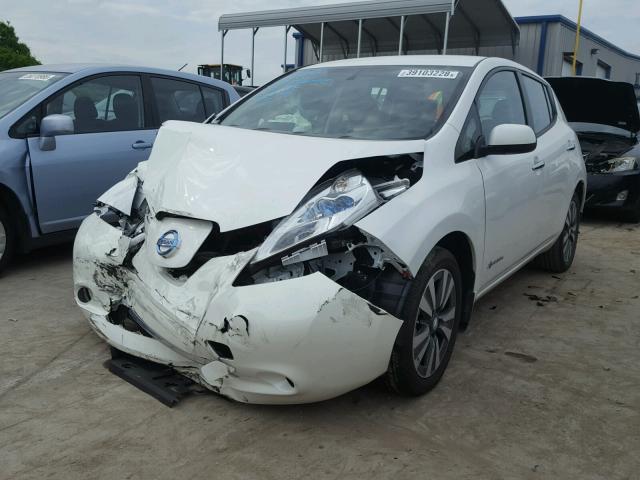 1N4AZ0CP9FC319395 - 2015 NISSAN LEAF S WHITE photo 2