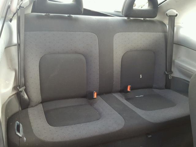 3VWBB61C8WM034382 - 1998 VOLKSWAGEN NEW BEETLE 银色 照片 6