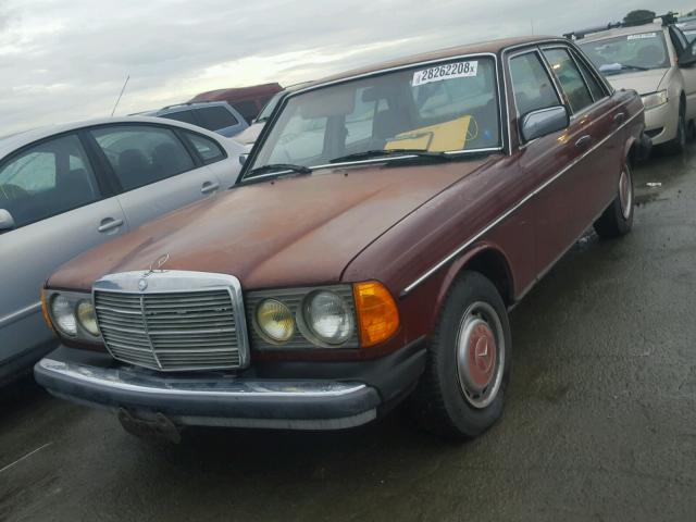 WDBAB23A6DB407523 - 1983 MERCEDES-BENZ 240 D BURGUNDY photo 2