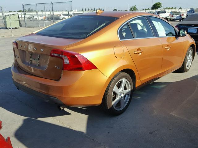 YV1622FS8C2137649 - 2012 VOLVO S60 T5 ORANGE photo 4