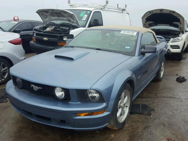 1ZVHT85H285144040 - 2008 FORD MUSTANG GT BLUE photo 2