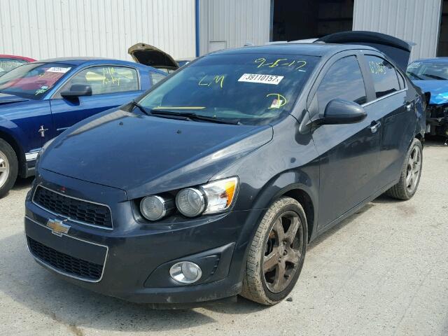 1G1JE5SBXF4103177 - 2015 CHEVROLET SONIC GRAY photo 2