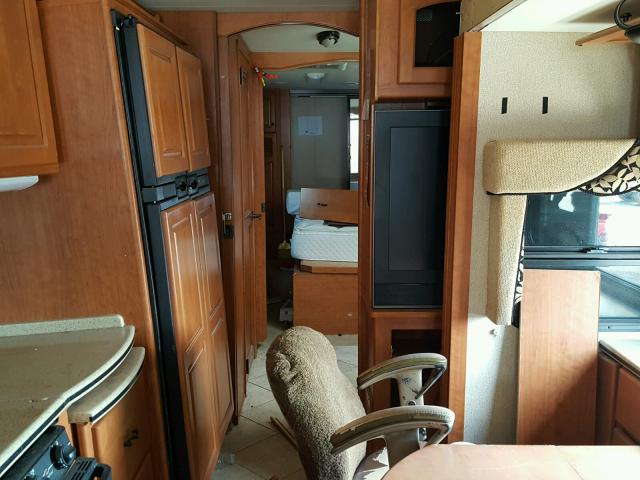 4UZAB2CY18CAB5512 - 2010 DAMO MOTORHOME TAN photo 6