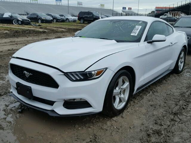 1FA6P8AM3H5209937 - 2017 FORD MUSTANG WHITE photo 2