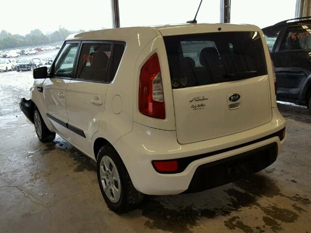 KNDJT2A51C7425773 - 2012 KIA SOUL WHITE photo 3