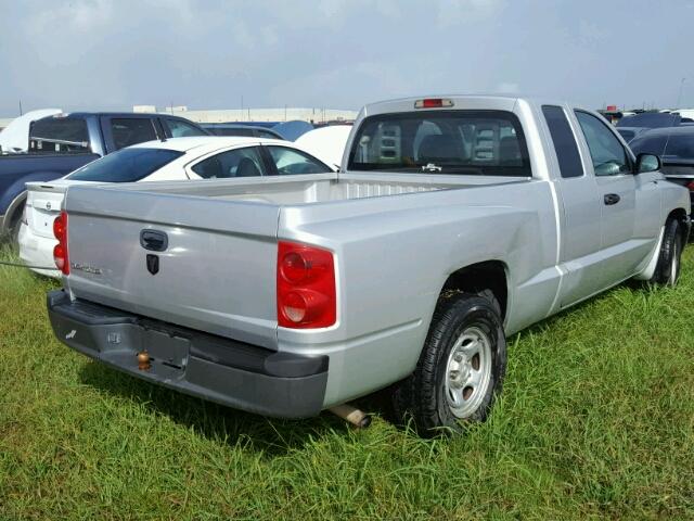 1D7HE22K06S713837 - 2006 DODGE DAKOTA ST SILVER photo 4