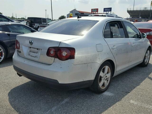 3VWRM71K08M168909 - 2008 VOLKSWAGEN JETTA SE SILVER photo 4