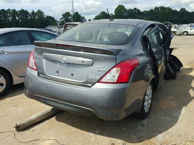 3N1CN7AP9HL845448 - 2017 NISSAN VERSA GRAY photo 4