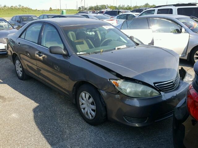 4T1BE32KX5U619758 - 2005 TOYOTA CAMRY LE ნაცრისფერი ფოტო 1