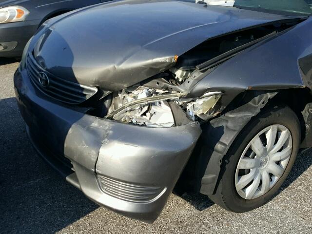 4T1BE32KX5U619758 - 2005 TOYOTA CAMRY LE ნაცრისფერი ფოტო 9