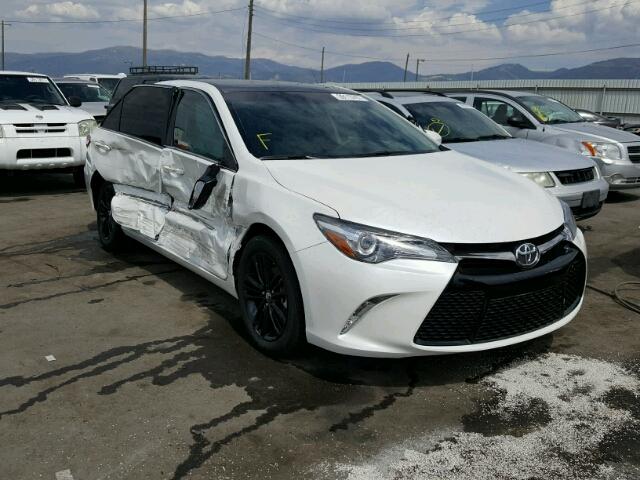 4T1BF1FK5HU449969 - 2017 TOYOTA CAMRY LE თეთრი ფოტო 1