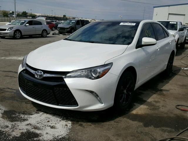 4T1BF1FK5HU449969 - 2017 TOYOTA CAMRY LE თეთრი ფოტო 2