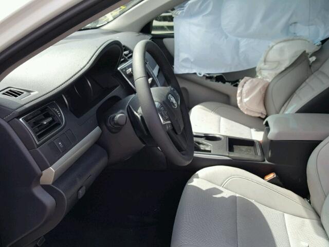 4T1BF1FK5HU449969 - 2017 TOYOTA CAMRY LE თეთრი ფოტო 5