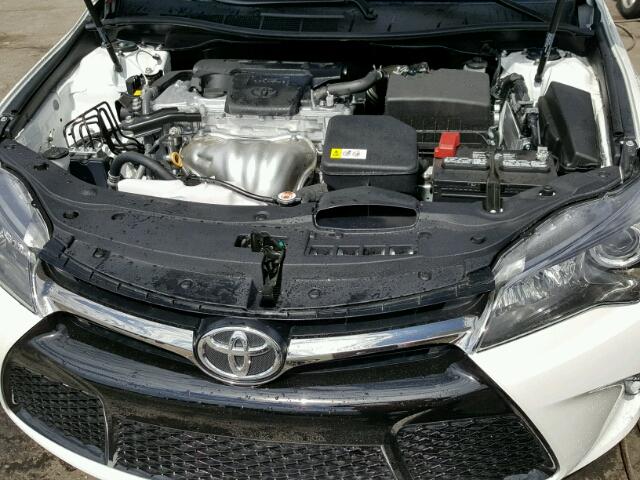 4T1BF1FK5HU449969 - 2017 TOYOTA CAMRY LE თეთრი ფოტო 7
