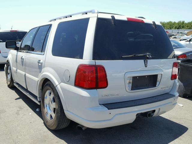 5LMFU28515LJ21712 - 2005 LINCOLN NAVIGATOR WHITE photo 3