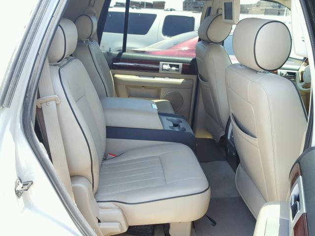 5LMFU28515LJ21712 - 2005 LINCOLN NAVIGATOR WHITE photo 6