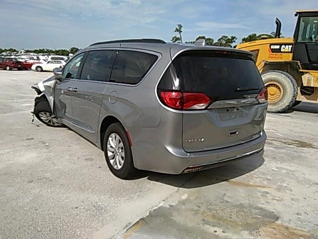 2C4RC1BG1HR588085 - 2017 CHRYSLER PACIFICA T GRAY photo 3