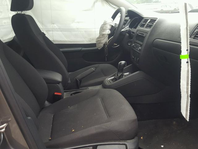 3VW2K7AJ4FM248628 - 2015 VOLKSWAGEN JETTA BASE 灰色 照片 5