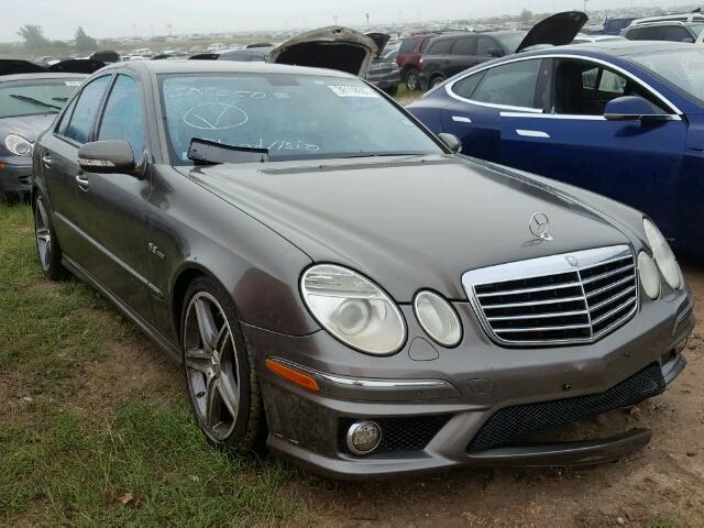 WDBUF77XX8B258701 - 2008 MERCEDES-BENZ E BROWN photo 1