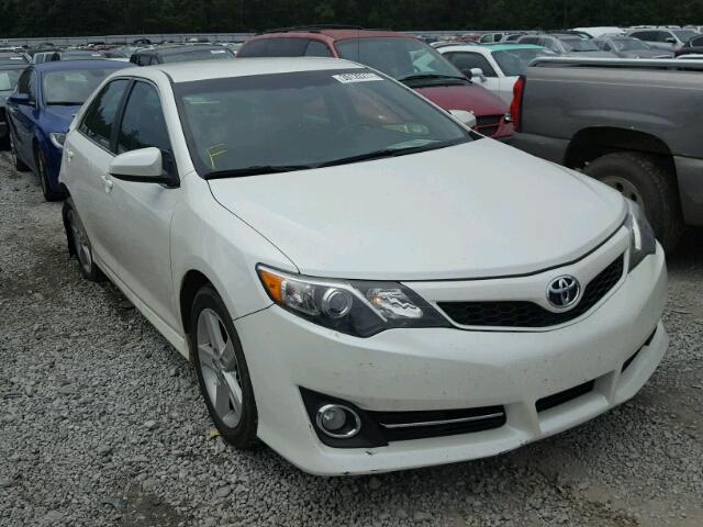 4T1BF1FK2EU461962 - 2014 TOYOTA CAMRY WHITE photo 1