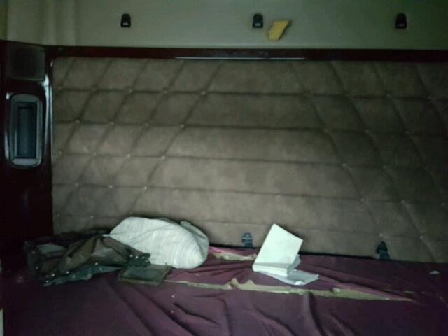 1FUJCRCK64PM86123 - 2004 FREIGHTLINER CONVENTION BLUE photo 6