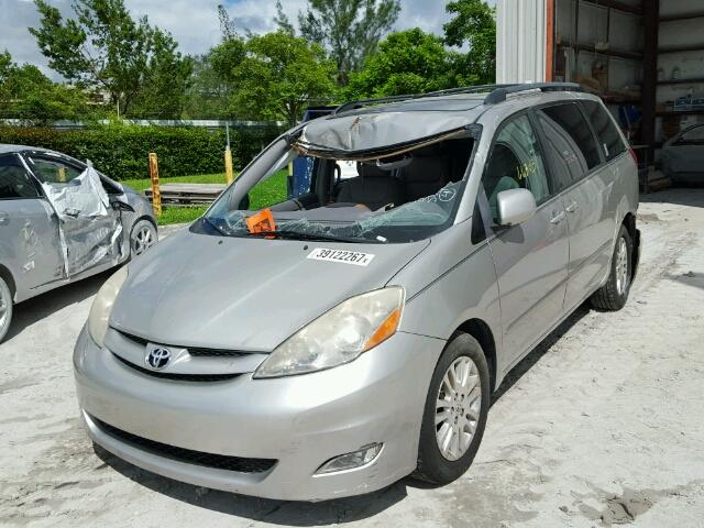 5TDZK22C27S045856 - 2007 TOYOTA SIENNA SILVER photo 2