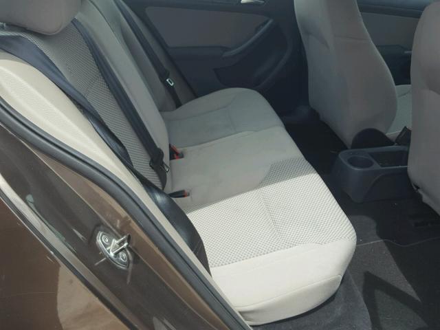 3VW2K7AJ6BM333271 - 2011 VOLKSWAGEN JETTA BASE 棕色 照片 6