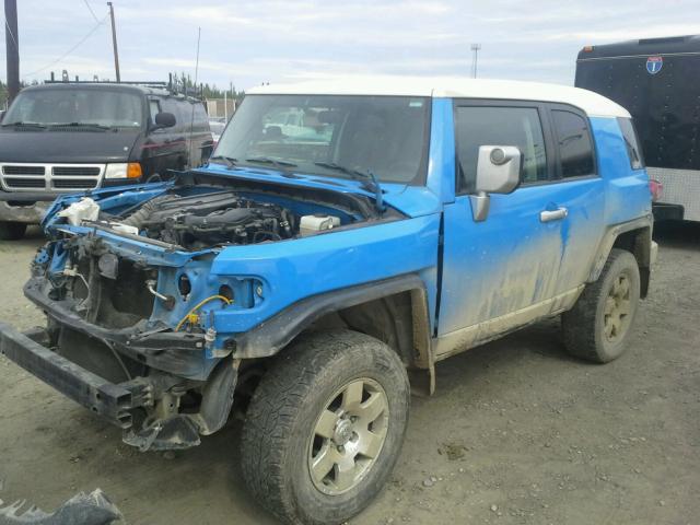 JTEBU11F070036914 - 2007 TOYOTA FJ CRUISER BLUE photo 2