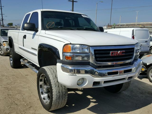 1GTHC29U54E149251 - 2004 GMC SIERRA C25 WHITE photo 1